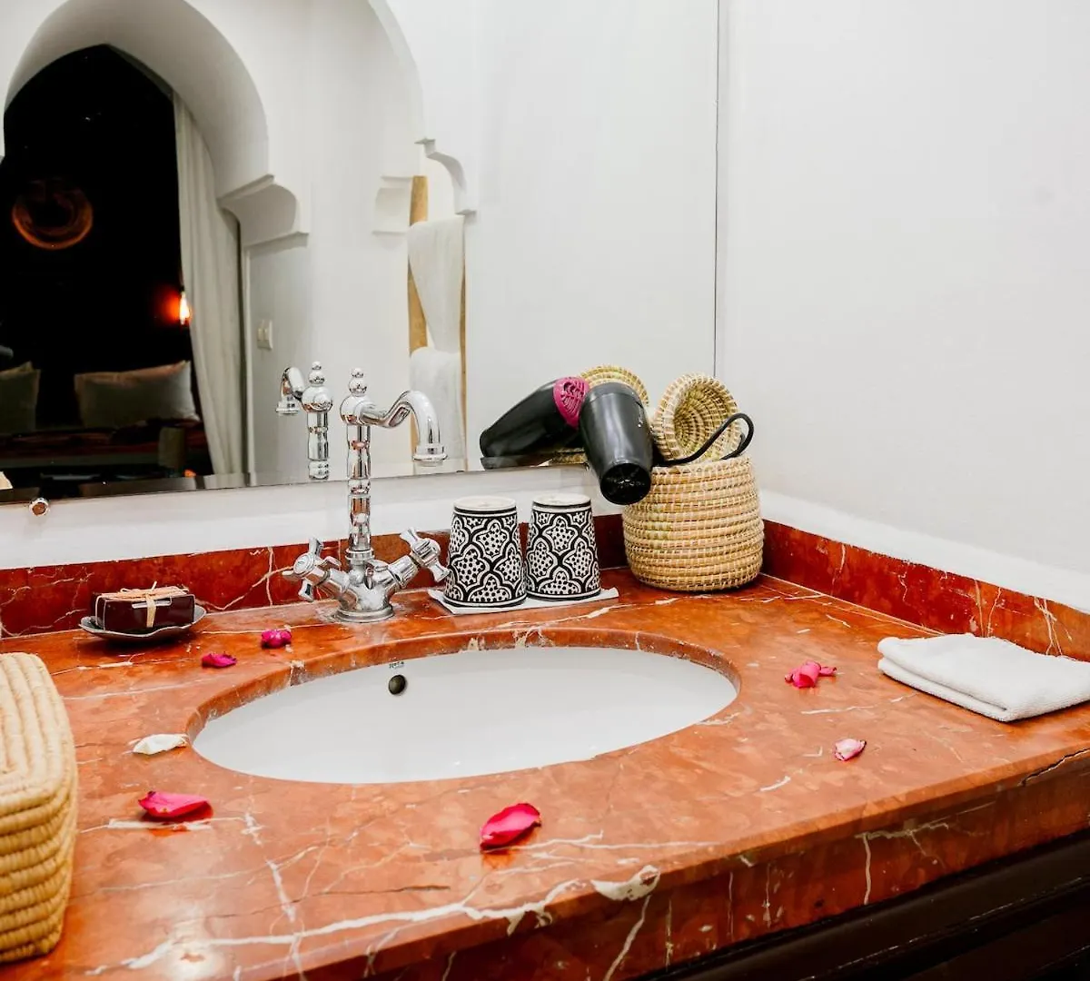 Riad Lou, 5 Bedrooms, Private 12 P, Pool, Hammam Marrakesh