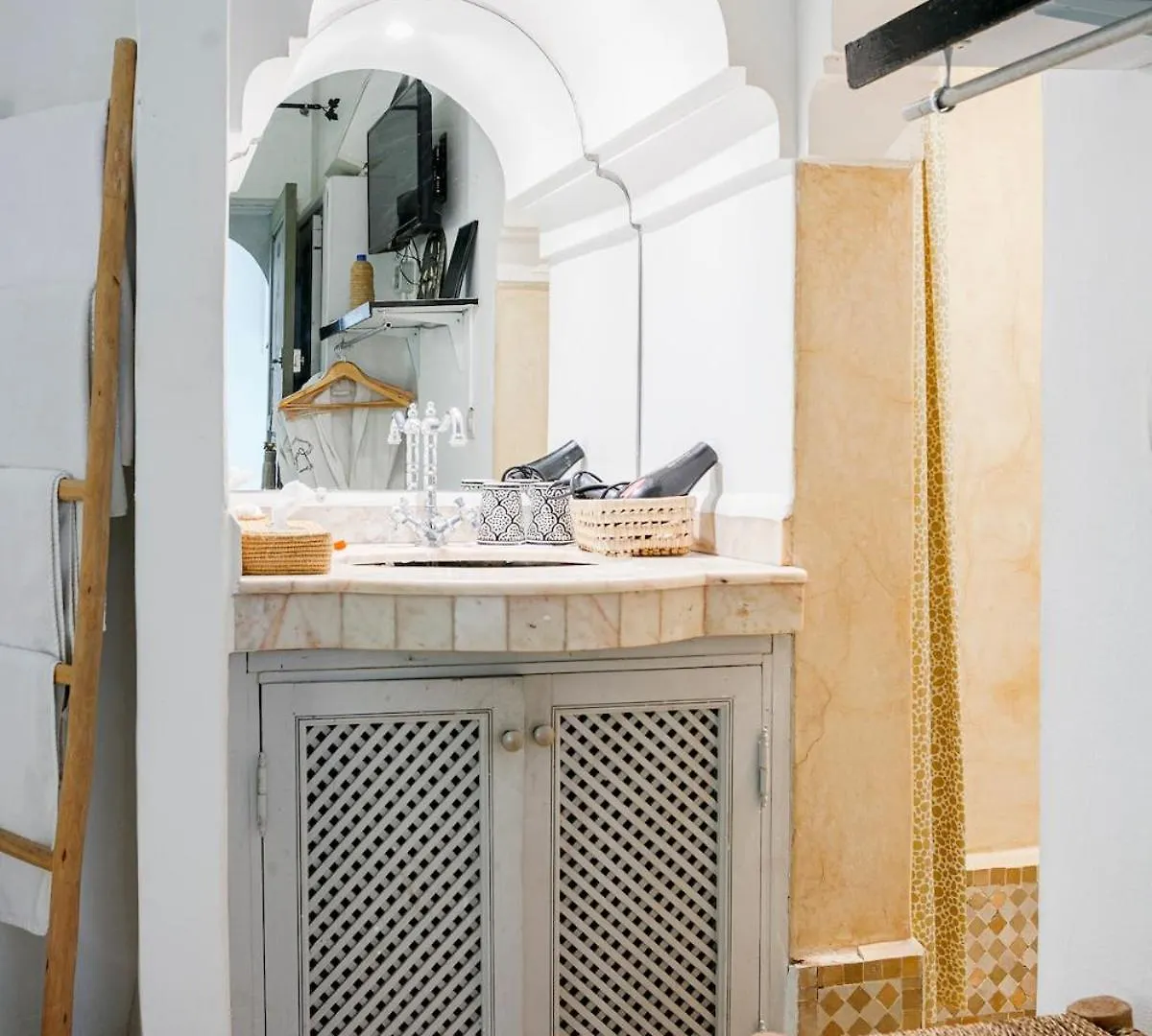 Riad Lou, 5 Bedrooms, Private 12 P, Pool, Hammam Marrakesh